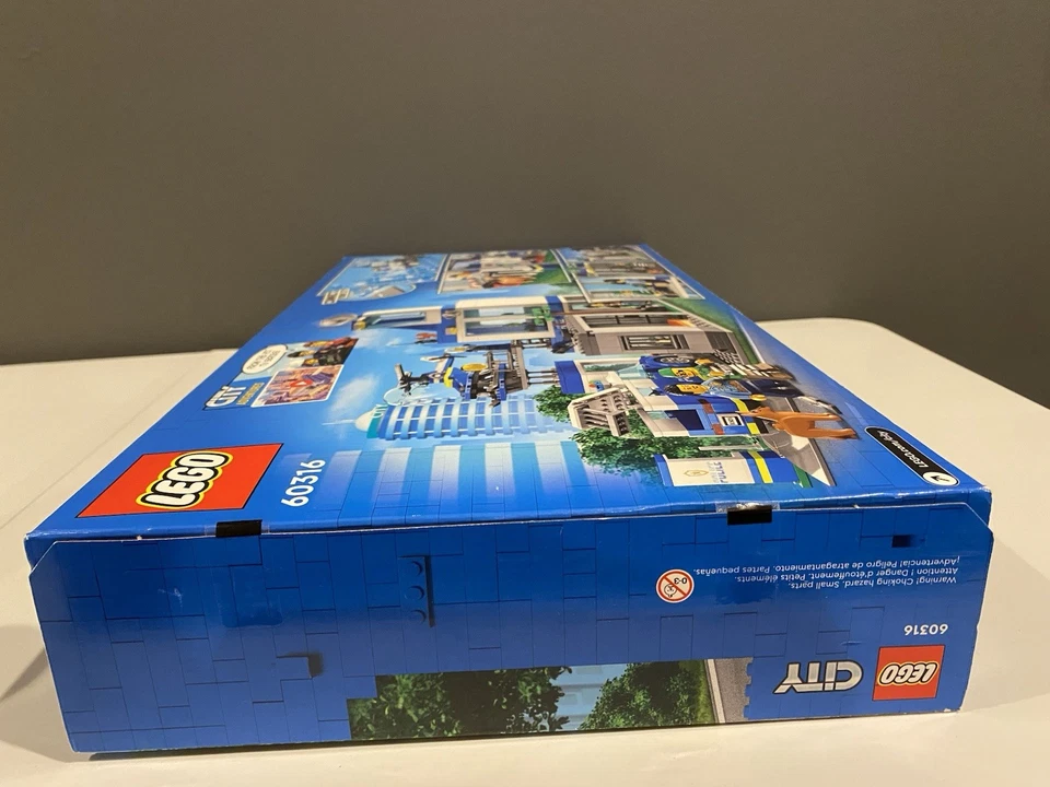Lego City Police Station 60316 con furgoneta helicóptero y camión de basura NUEVO Foto 4 de 4