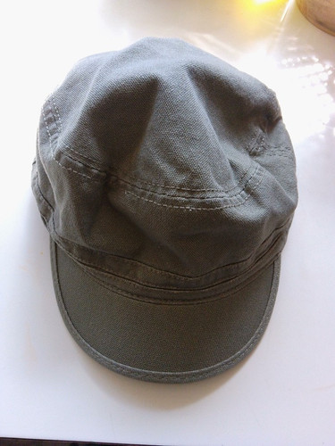H&M Divided Adjustable Strap Green Hat New Without Tags