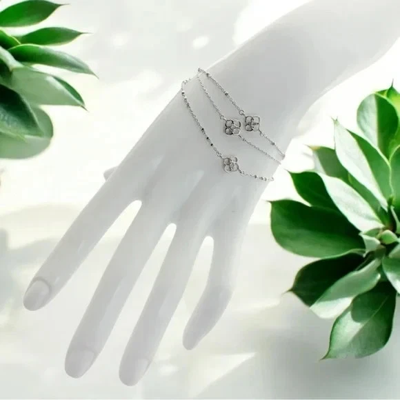 Pulsera Kendra Scott Rue Multi-Hebra, en plata Foto 4 de 4