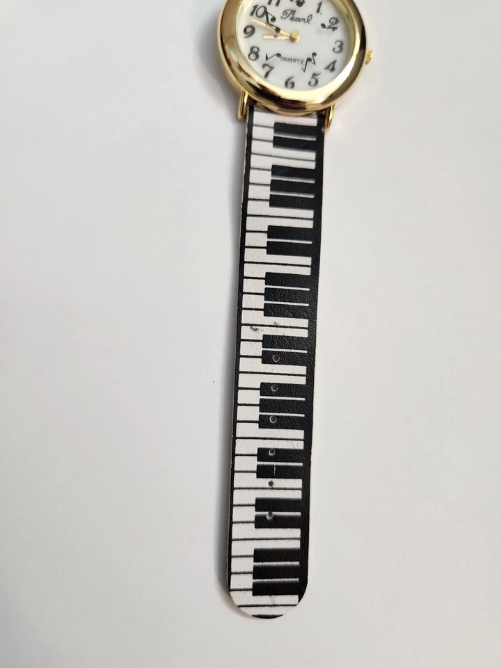 Pearl Piano Watch. Moving Music Notes. New Battery - image 4 of 4
