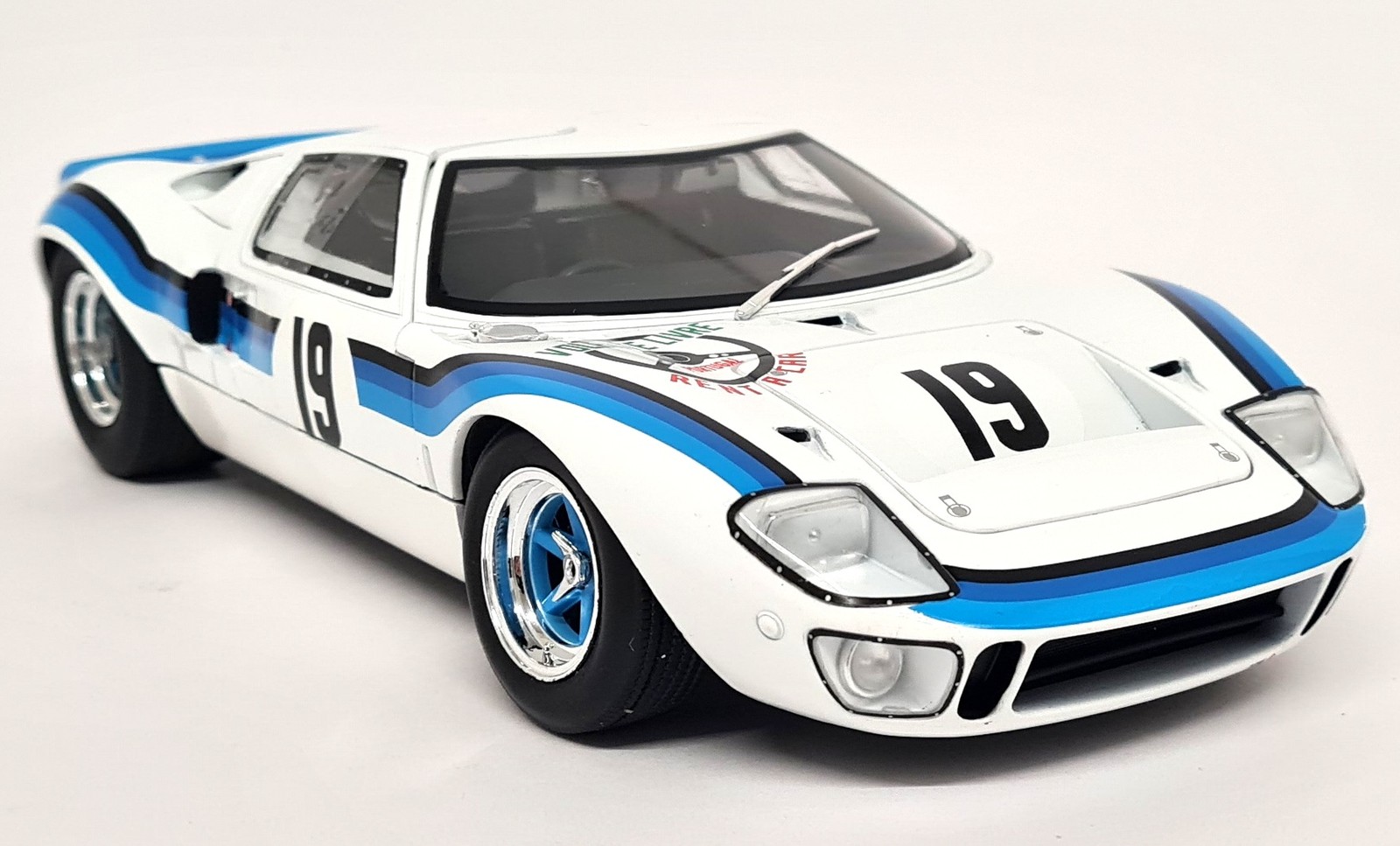 Solido 1/18 - Ford GT40 MK1 Angola Championship 1973 #19 Diecast model car
