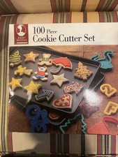 Baker's Advantage 100 Piece Cookie Cutter Set Mixed Styles/2", 3", 4" Sizes