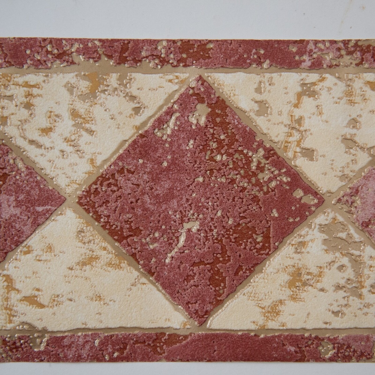 Vintage Antiqued Diamond Vinyl Wallpaper Border - Vymura Platinum