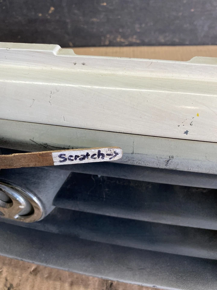 Parrilla delantera para Mazda MPV 1996 a 1997 L9476 Foto 4 de 4