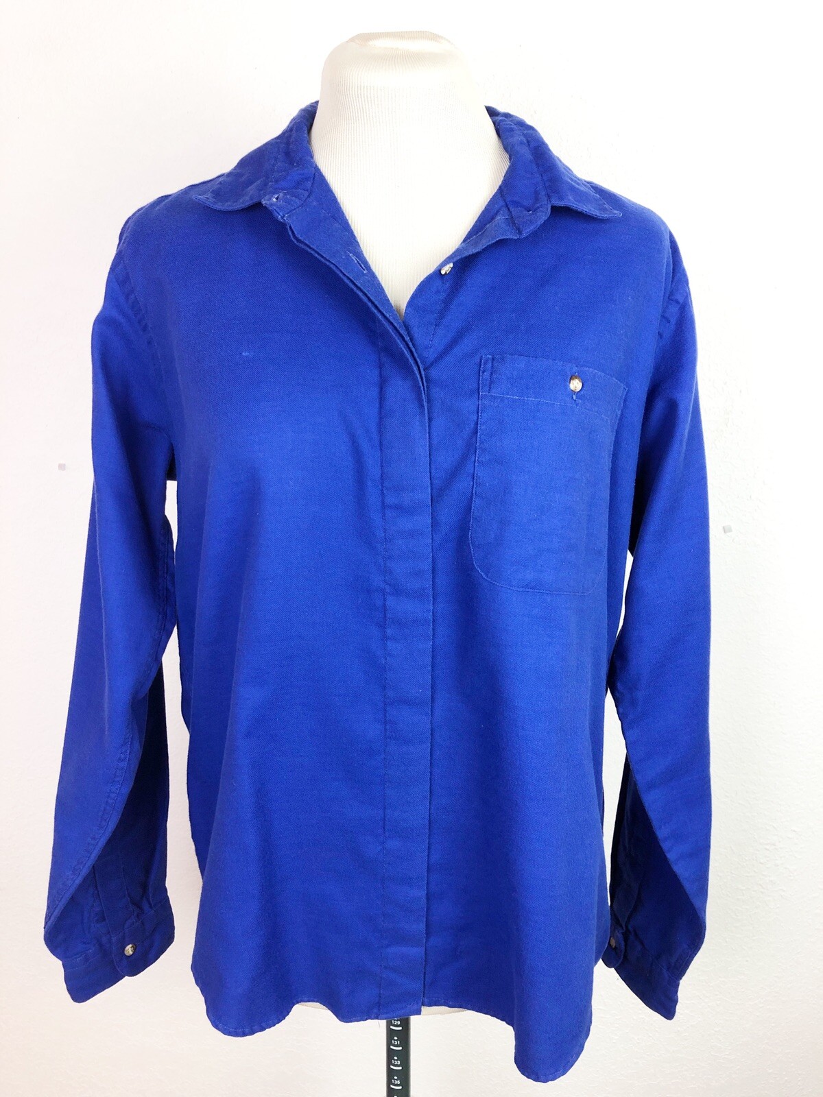 VTG 1980s LL Bean Women's Button Up Shirt Medium Royal Blue Soft Long