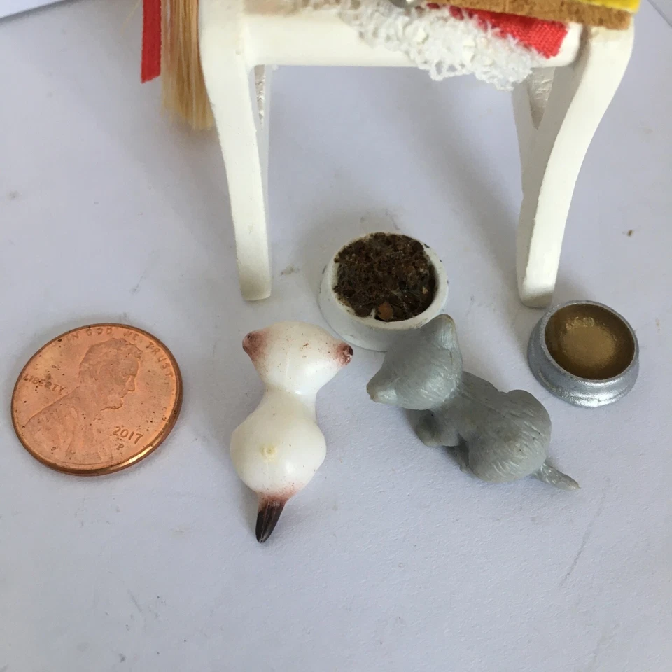 Lote de cozinha vermelha para casa de bonecas de cadeira escala 1:12, comida, avental da vovó, 2 gatinhos. - Imagem 4 de 4