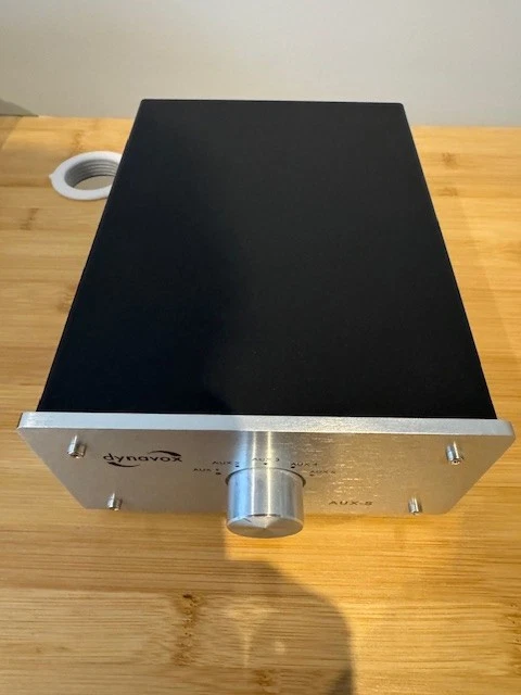 DYNAVOX EINGANGS-ERWEITERUNG / UMSCHALTER  AUX-S  SILBER Quellenumschalter - Bild 3 von 3