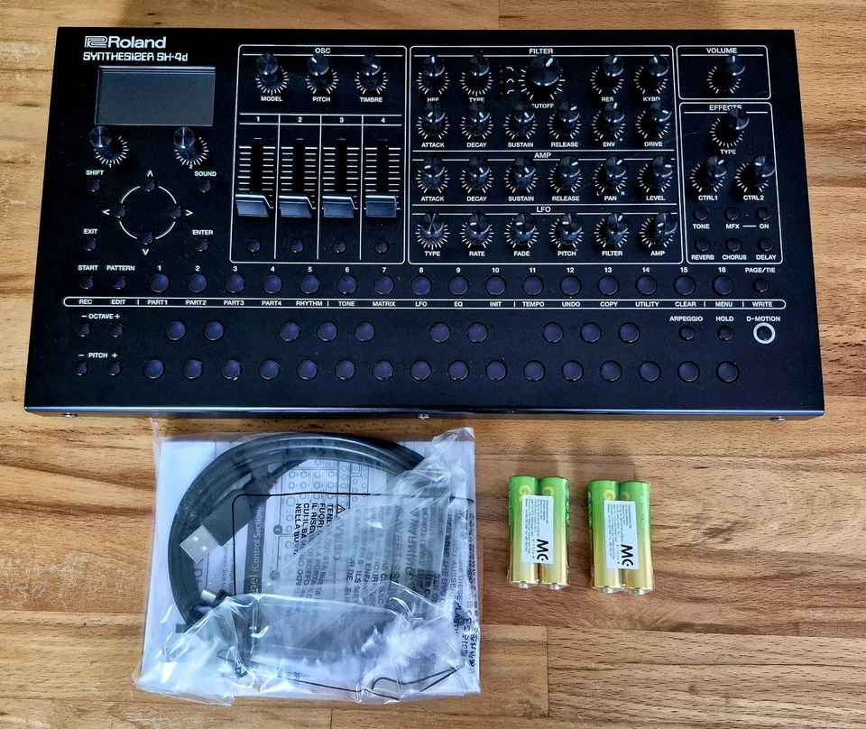 Roland SH-4D Desktop Synthesizer Top Zustand! - Bild 3 von 4