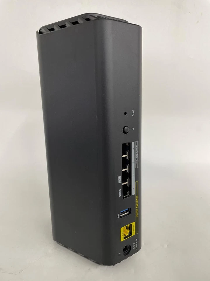 NETGEAR Nighthawk Tri-Band WiFi 7 Router (RS300) - - Image 3 of 4