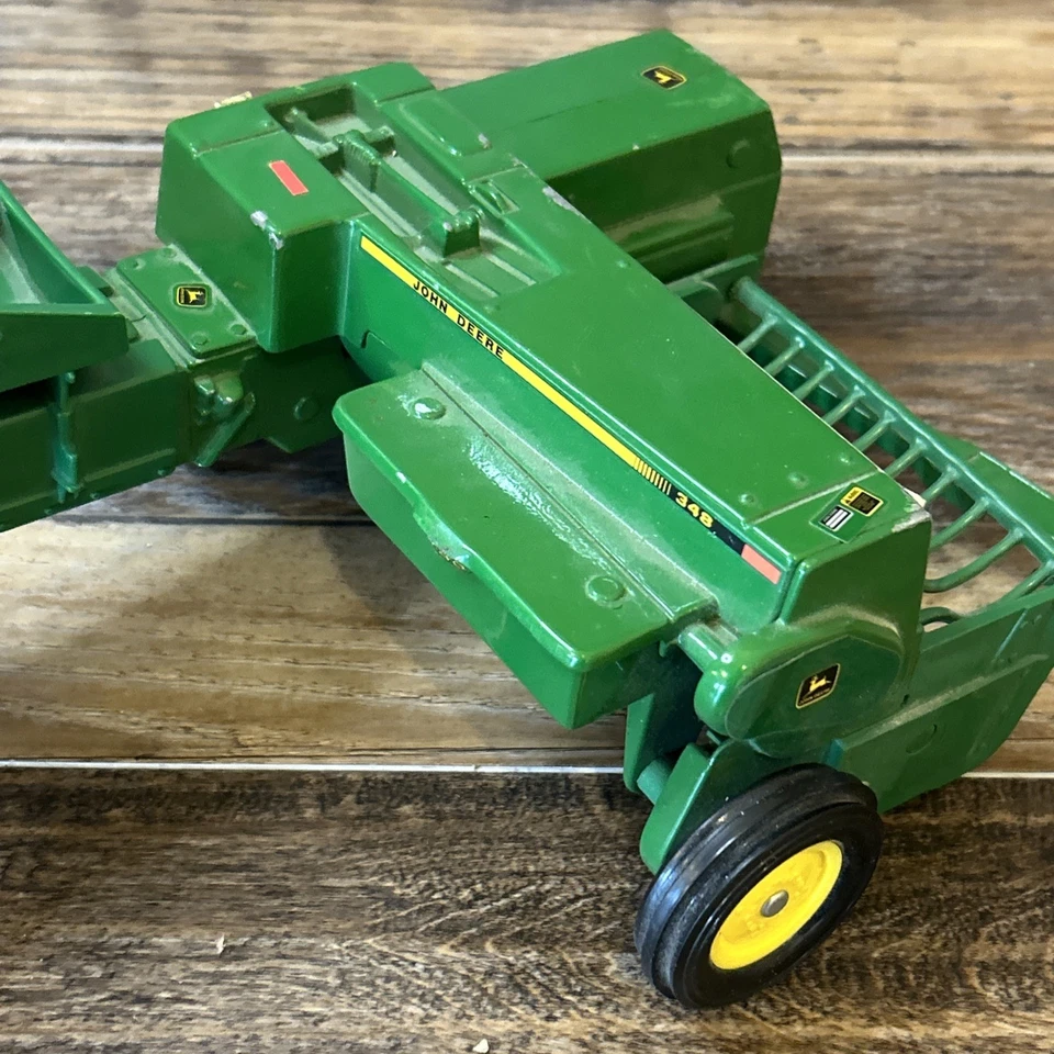 Vintage ERTL John Deere Square Kick Baler No. 348 Diecast Scale 1/16 - Image 2 of 4
