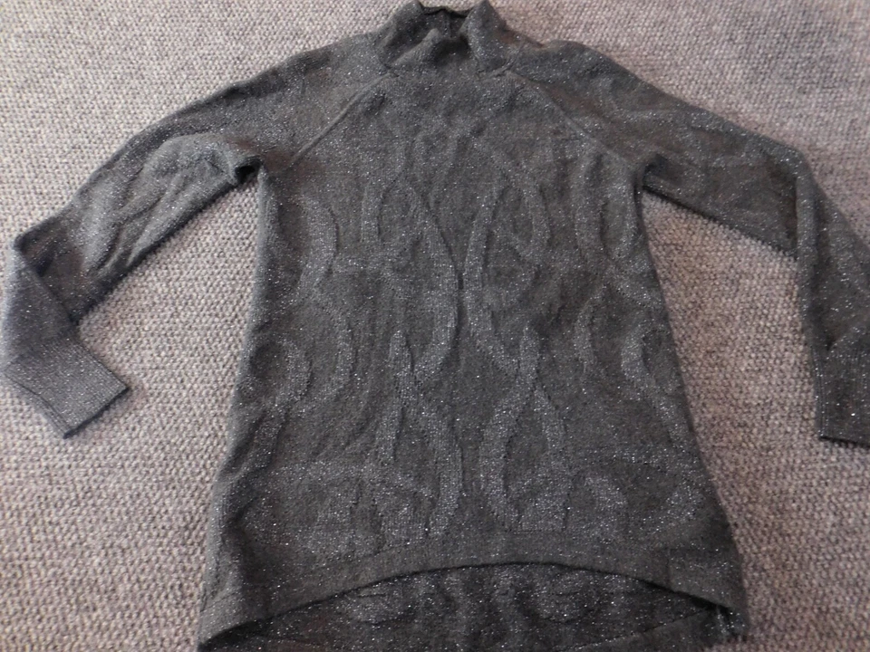 Simply Vera Wang Womens Sweater Medium Gray pullover stretch designer - Image 3 of 4