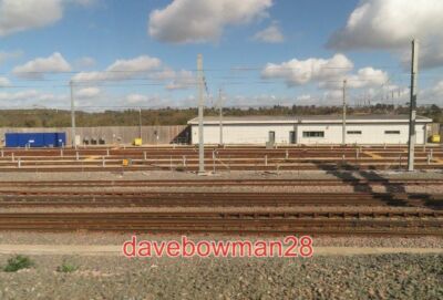 PHOTO  READING TRACKSIDE OFFICES 2017