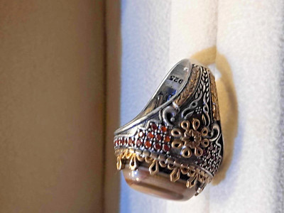Men's silver ring with Onyx agate, wavy, milky colour, made in Yemen, size 11