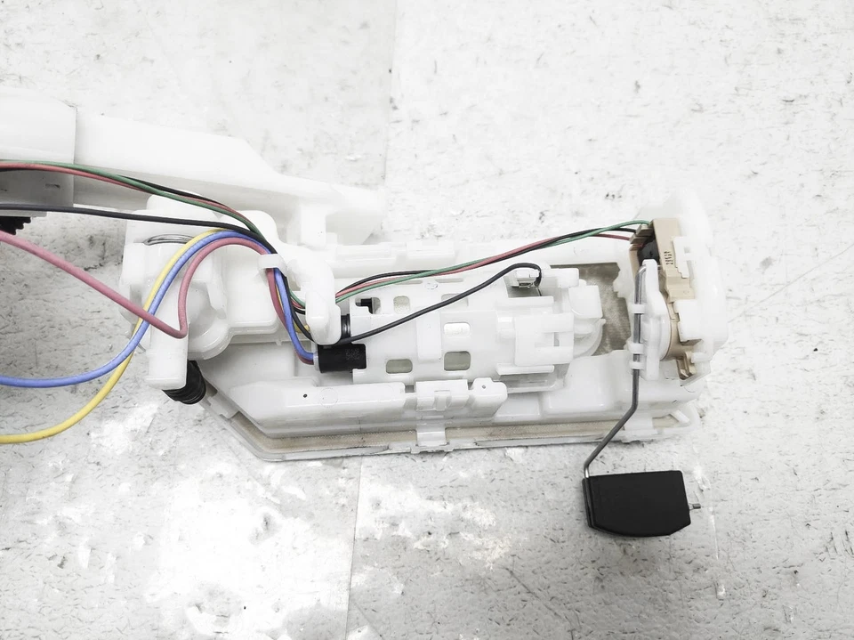 Bomba de tanque de combustible de gasolina Toyota Venza 2021-2023 - 77020-42251 Foto 2 de 4