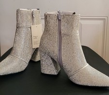 ELEGANT Sparkly Shiny Boots Women's High Heels / Ankle Boots Size 8 US Silver