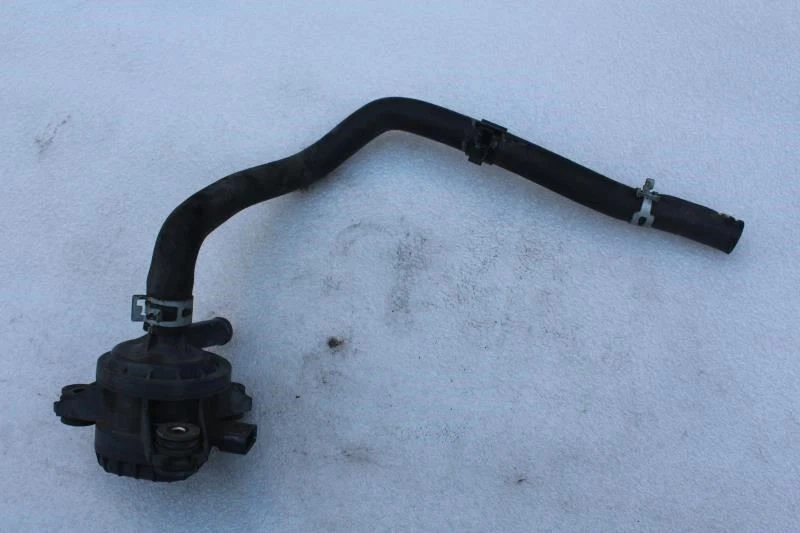 Toyota Prius C 2013 inversor bomba de agua 1,5 L G9040-52010 Foto 2 de 4