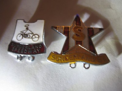 2 SELTENE ALTE SUNDERLAND SPEEDWAY CLUB EMAILLE BROSCHE ANSTECKNADEL ABZEICHEN