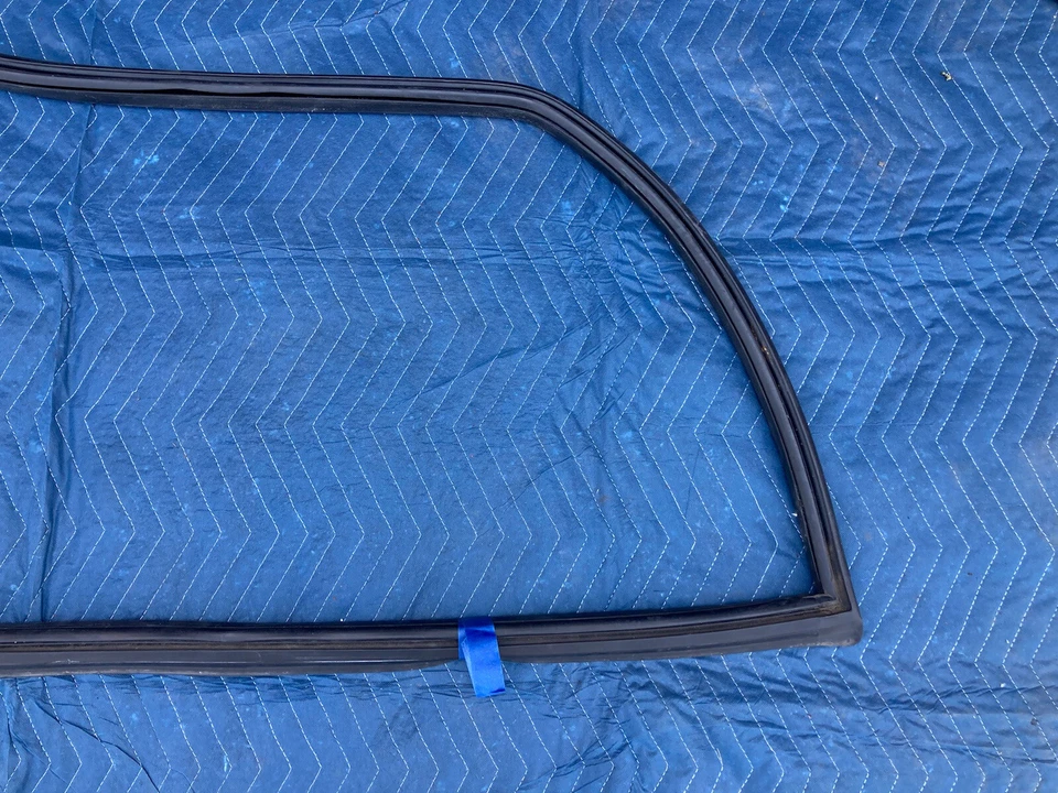 1982-1994 BMW E30 318i 325i Rear Window Gasket Seal Weatherstripping #2255M - Image 3 of 4