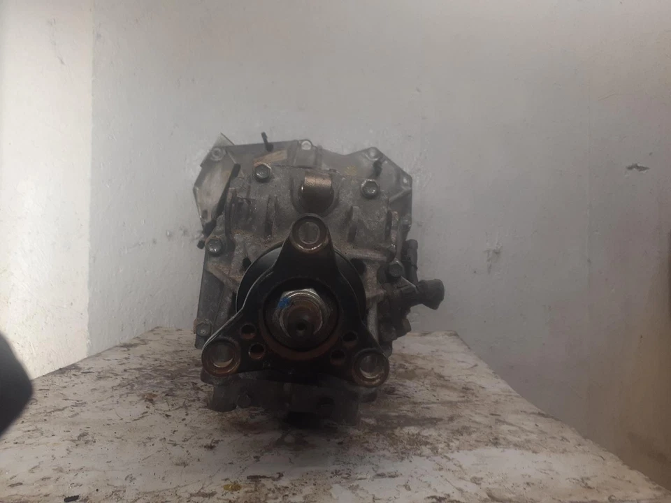 Used Manual Transmission Assembly fits: 2006 Cadillac Cts MT 6 Speed 2.8L VIN T Foto 3 de 4
