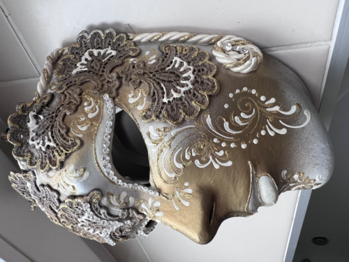 Vintage Venetian Mask Made In Italy - Picture 9 of 10