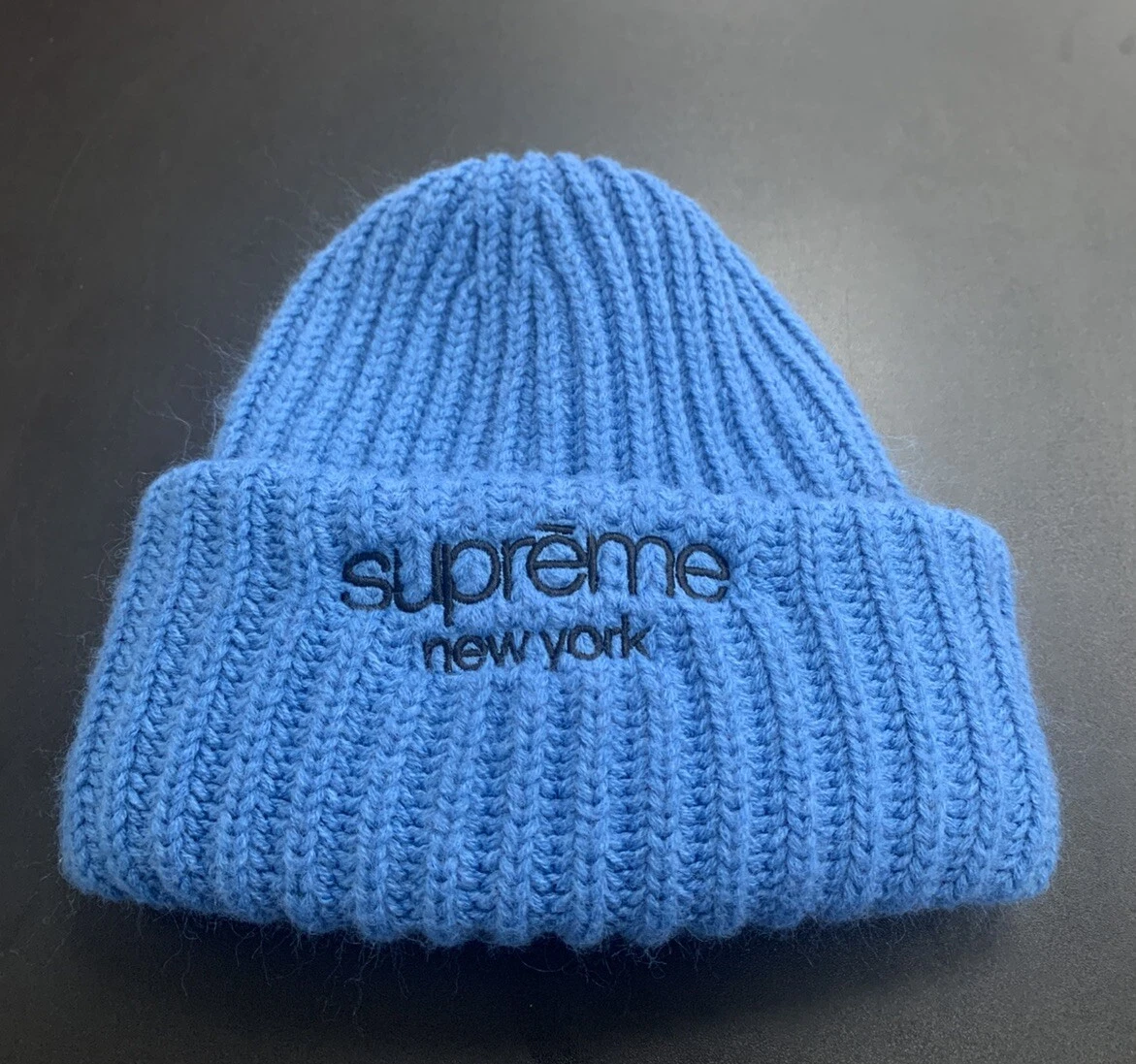Bonnet côtelé épais logo Supreme Classic bleu (occasion)