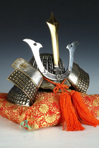 Japoński kask samurajski -Kusunoki Masashige Srebrny kask- Tradycyjny styl - Zdjęcie 1 z 12