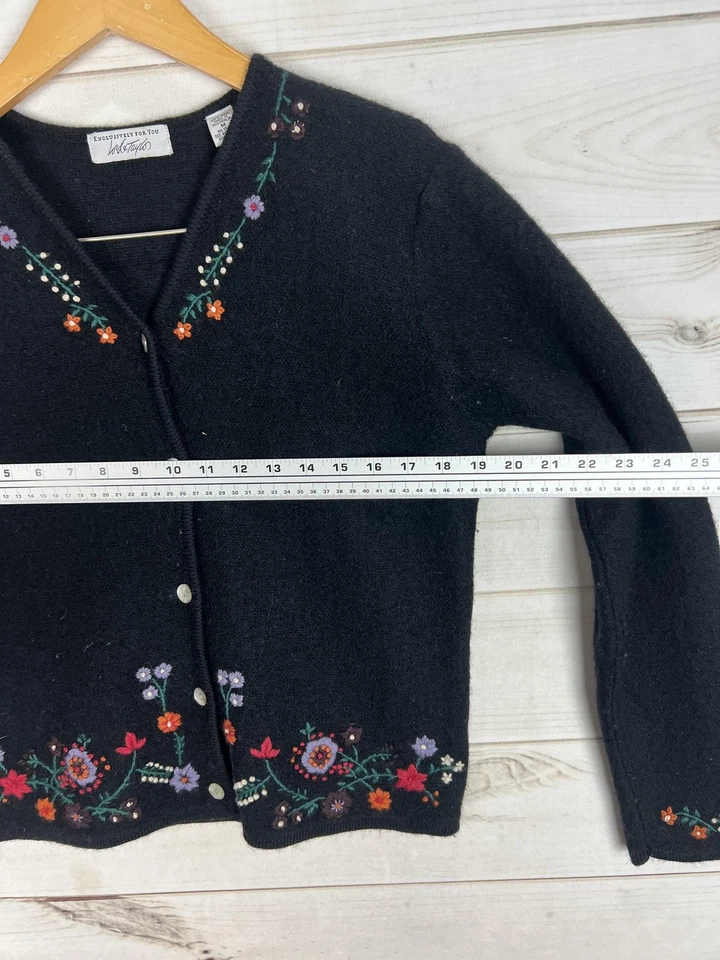 Lord & Taylor Suéter Mujer Mediano Negro Lana Floral Bordado Cárdigan Boho Foto 4 de 4