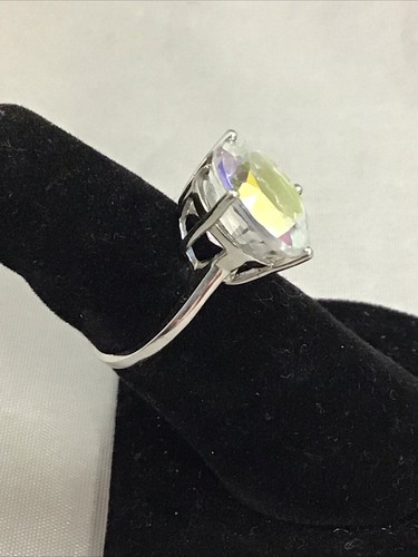 STERLING SILVER RING WITH VERY LARGE CUBIC ZIRCONIA ~ SIZE 7 - Picture 3 of 5