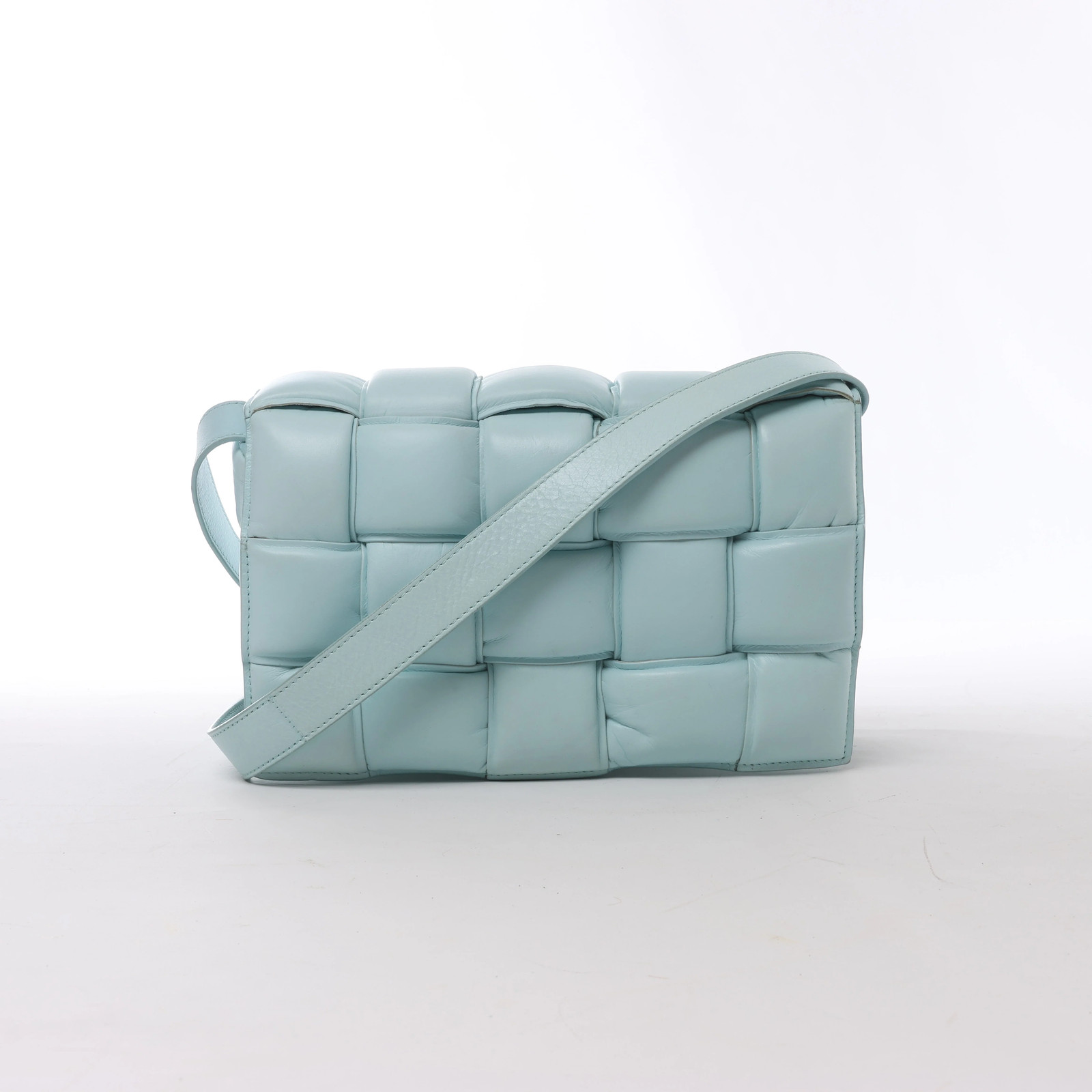 Bottega Veneta padette cassette Maxi Intrecciato Leather Shoulder bag Blue