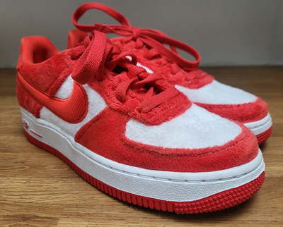 UK 4,5 Nike Air Force 1 Low 'Valentine's Day' (GS) rot weiß FZ3552-612 2Y