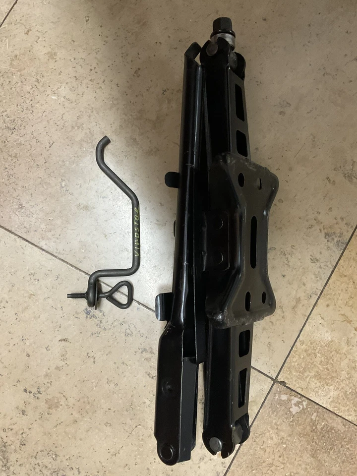 Gato de neumático Ford Windstar 1999-2003 con herramientas OEM Foto 2 de 4