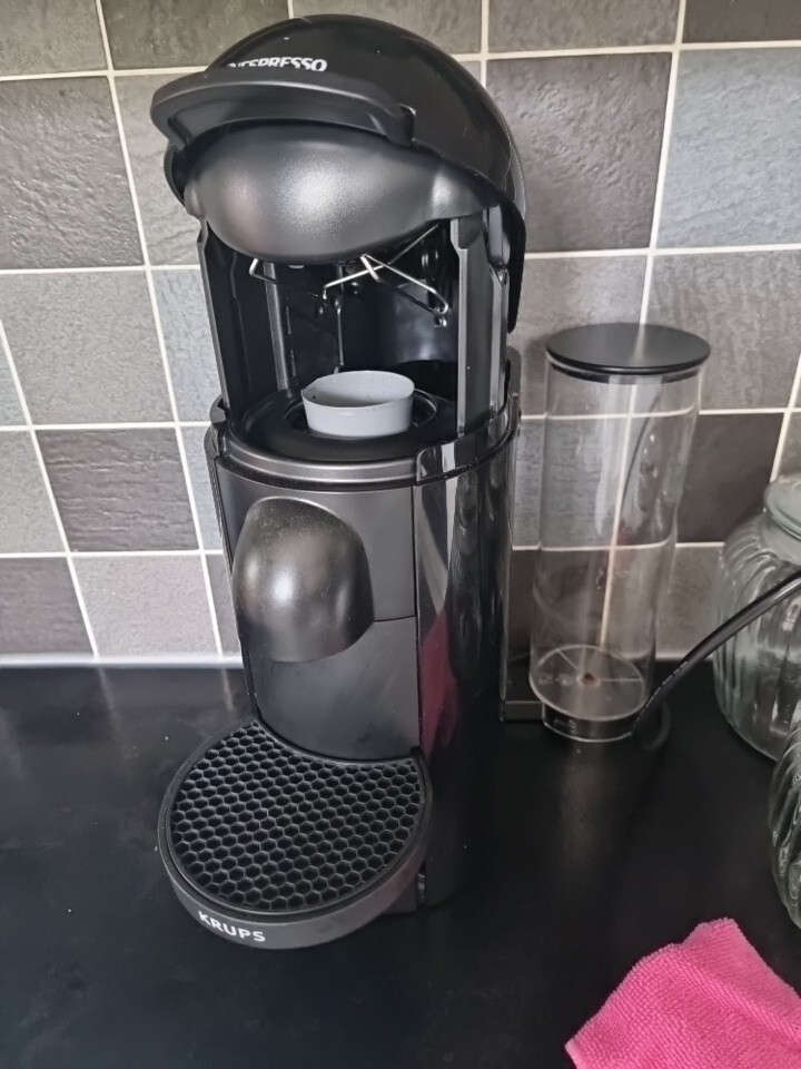 Nespresso Vertuo Plus Coffee Gloss/Piano