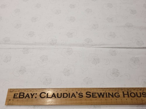 35" Basically Hugs Helen Stubbings P&B Textiles Pale Gray Floral Flower Heart - Picture 2 of 3