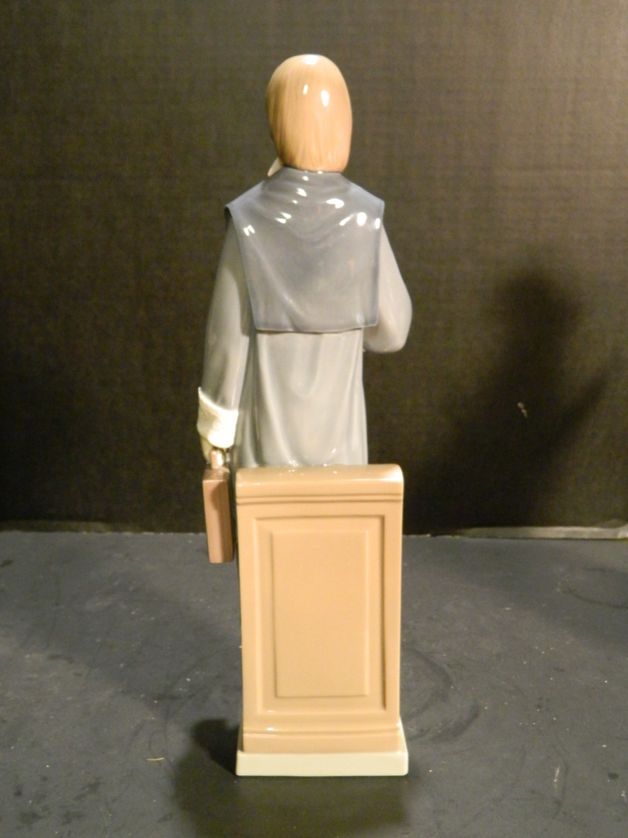 Vintage Rare Lladro Porcelain Female Attorney Figure #6425 In Box