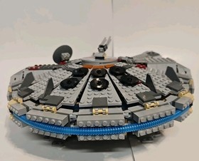 LEGO Star Wars Millennium Falcon 2004 *RETIRED (4504)  ORIGINAL TRILOGY. 