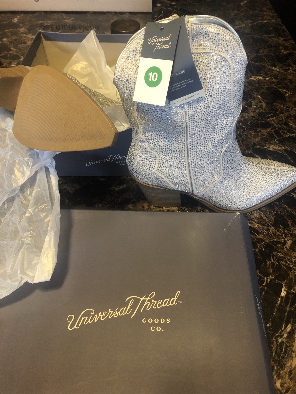 Universal Thread Boots Size 10 - image 1