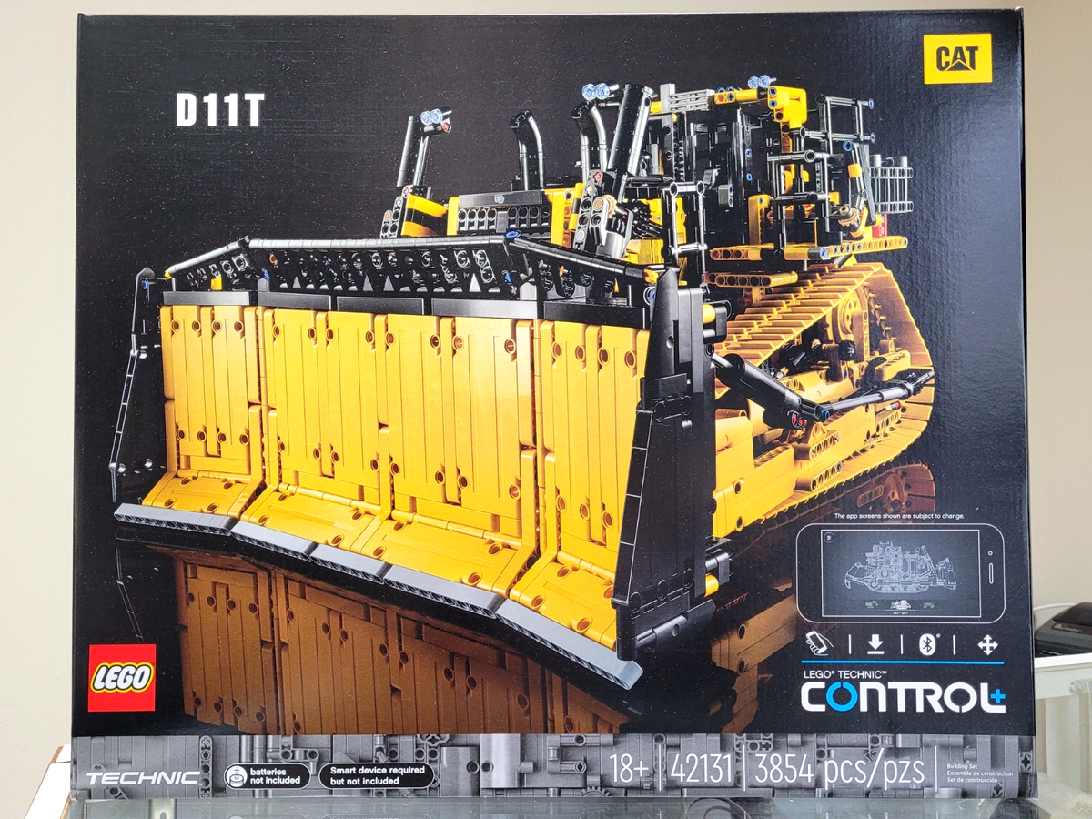 New Sealed LEGO TECHNIC: App-Controlled Cat D11T Bulldozer (42131