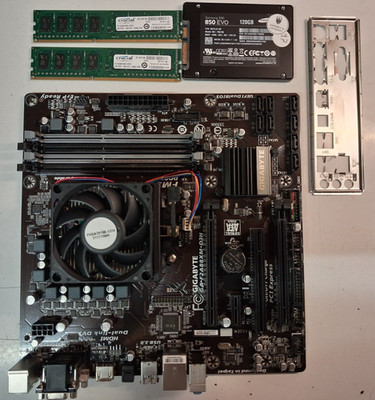 W11 Aufrüst Bundle Gigabyte Mainboard CPU A8/6600 8GBRAM mit 120G SSD,Blende