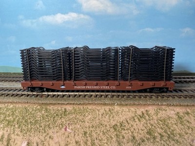 HO DANA Reading PA Parish Division Pressed Steel Co. Flat Car w/ Truck Frames.
