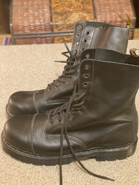 dr martens 11822