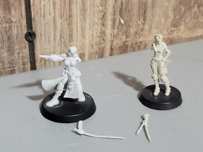 A17896 UNKNOWN MODEL 2 PK FEMALE OFFICER SPACE FUTURISTIC SCI-FI STEAMPUNK