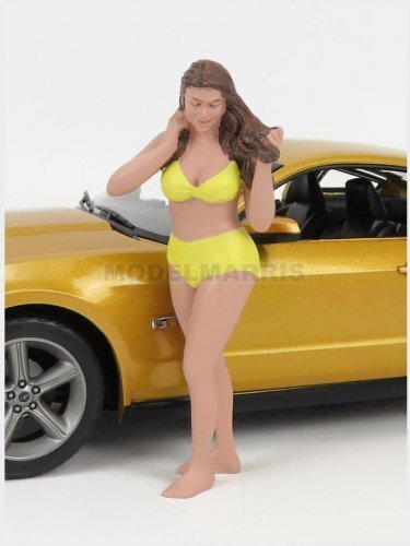 AMERICAN DIORAMA 76316 FIGURES - AMY - BEACH GIRL - YELLOW PINK - 1/18