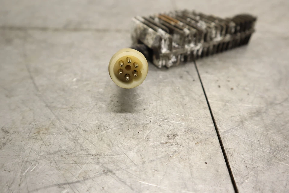 YAMAHA 87-89 MOTO 4 1988 TERRAPRO 350 1987 YAMAHA  OEM RECTIFIER VOLTAGE - Image 3 of 4