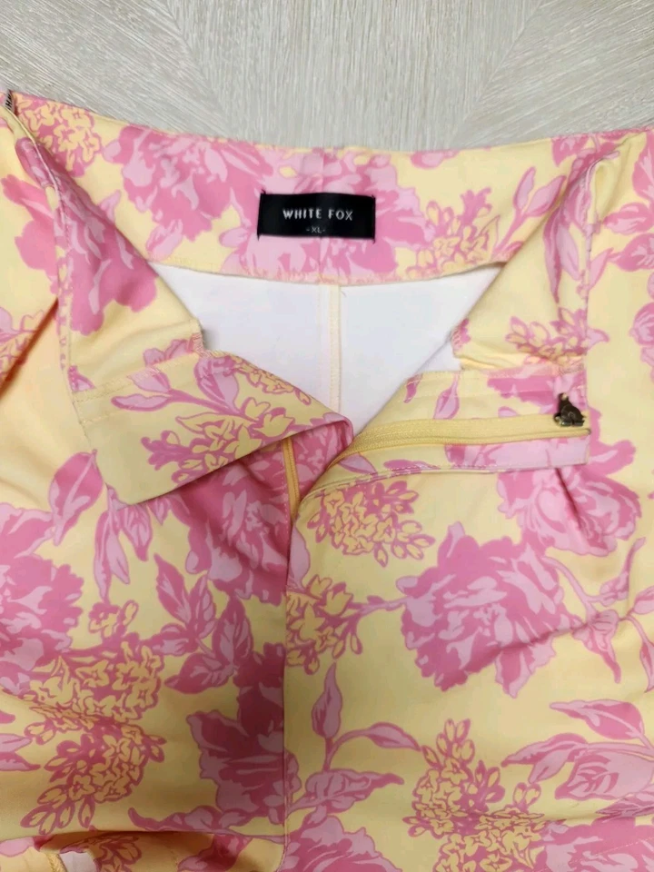 Pantalones Cortos White Fox Boutique Sunshine On My Mind Verano Flor Rosa y Amarillo XL  Foto 4 de 4