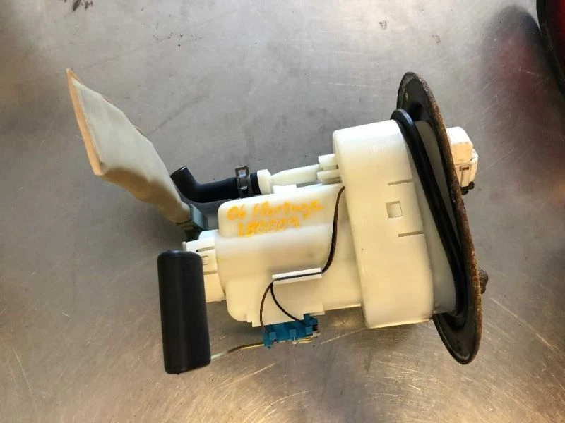 Conjunto de bomba de combustible 2,0 L 4 cilindros para KIA SPORTAGE 2005-2010 Foto 3 de 4