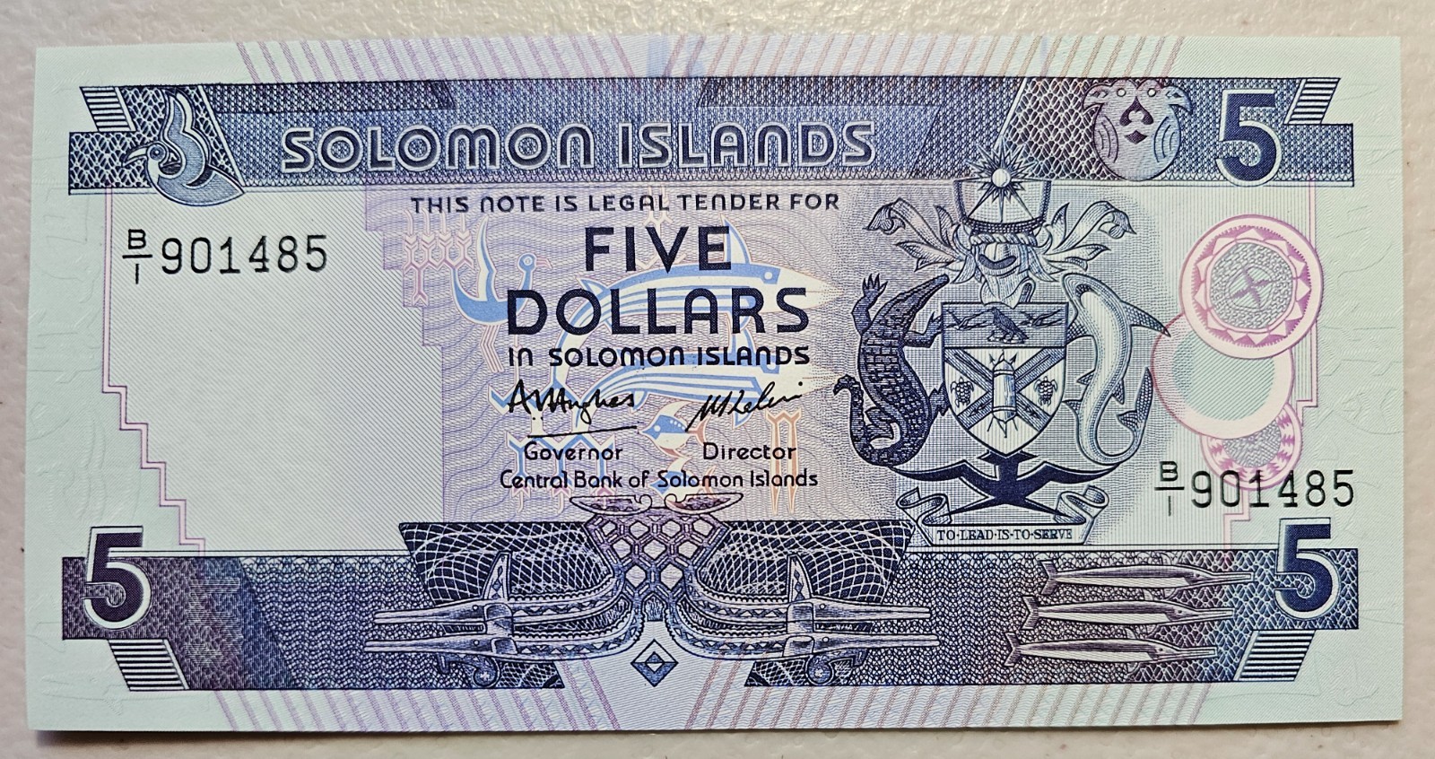 Solomon Islands P-14 5 Dollars 1986 Unc