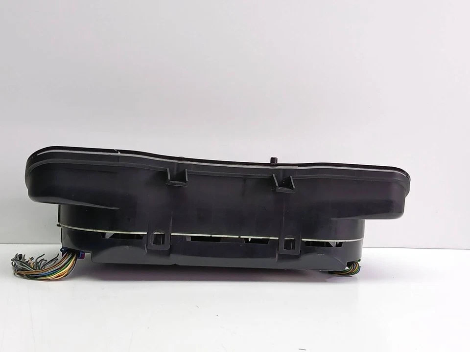 Volkswagen PASSAT B5 1997 gasolina velocímetro cabina 92kW UST123585 Foto 2 de 4