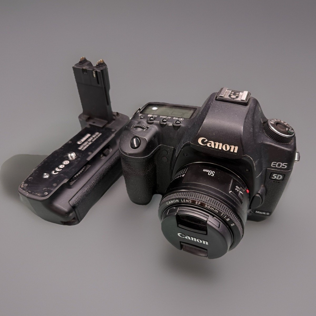 Canon EOS 5D Mark II 21.1mp Digital SLR W/BG-E6 BATTERG GRIP