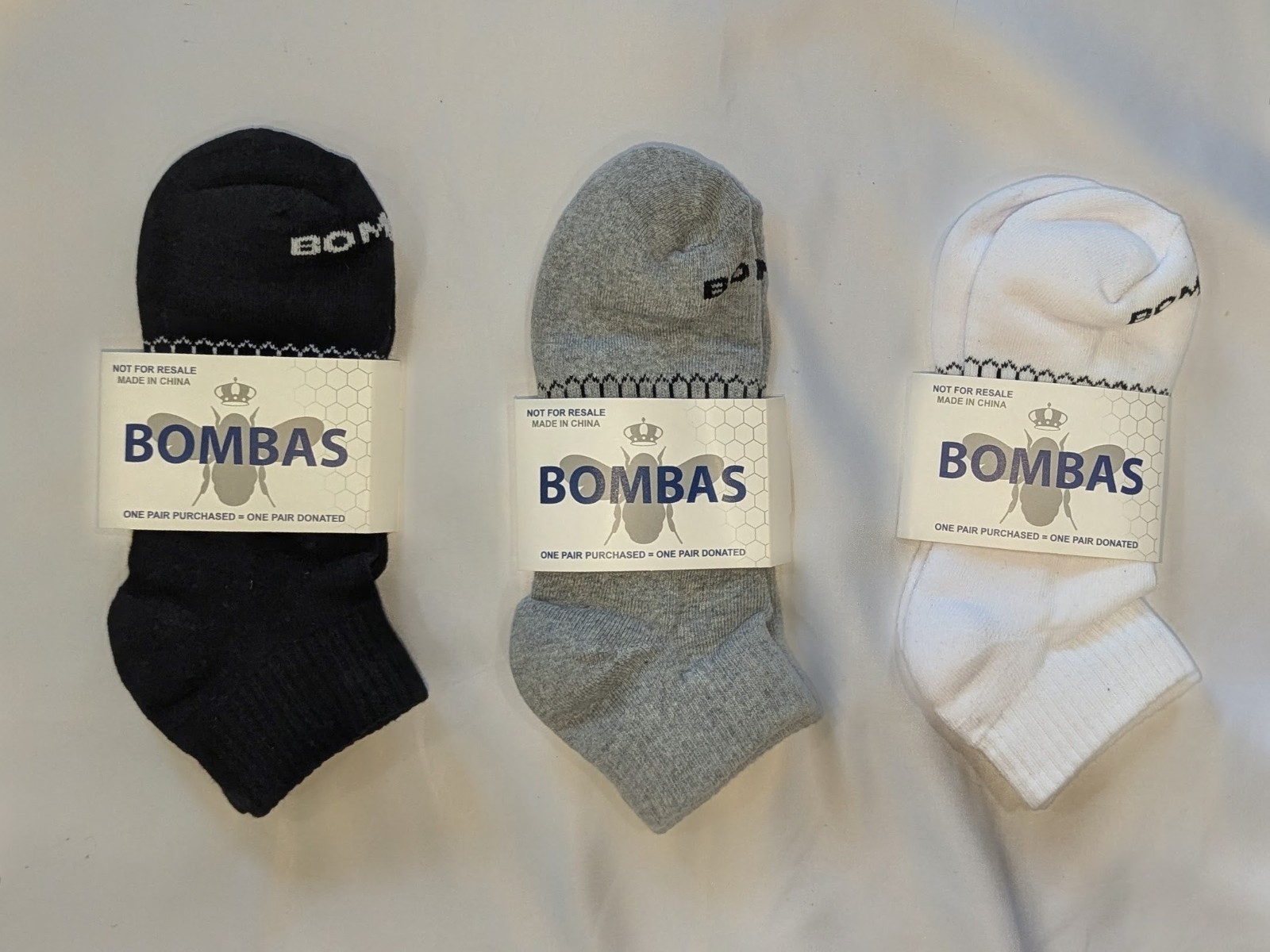 Bombas Ankle Socks LARGE – 3-Pair Bundle Black Gray White Honeycomb Cushioned-image