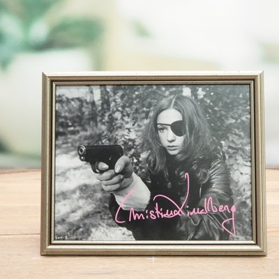 Autograph 20x25 Christina Lindberg ''Thriller'' - WITH FRAME - Original Autograph